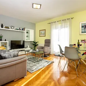 Fortunella Apartment Split