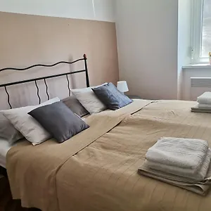 Casa Di Nonna Pina, Kuca U Blizini Arene Apartment Pula